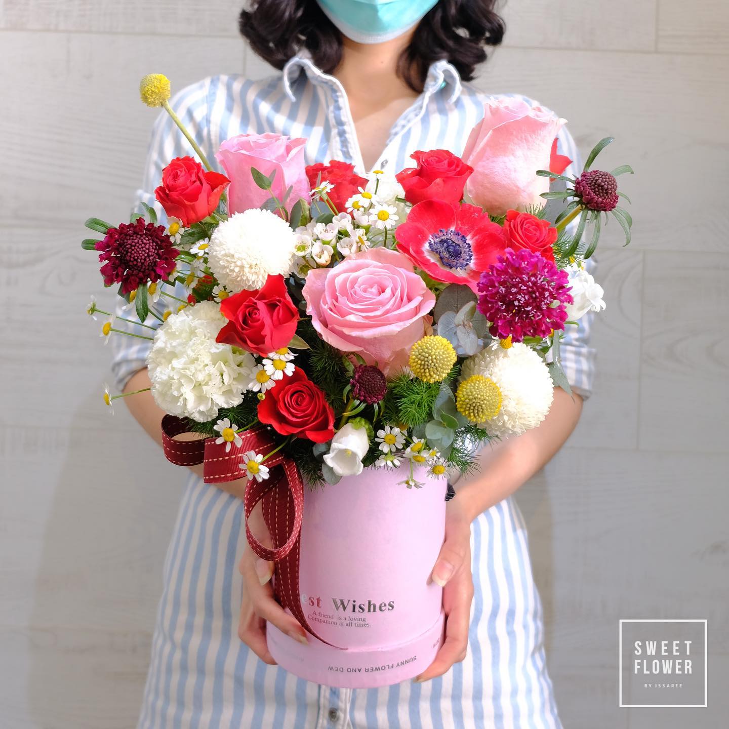 กล่อง หลากสี หวาน ดอกไม้หลัก กุหลาบ เบญจมาศ/มัม เดซี่/มาร์กาเร็ต — ผลงานร้านดอกไม้ Sweetflower by Issaree — ภาพที่ 4 จาก 4