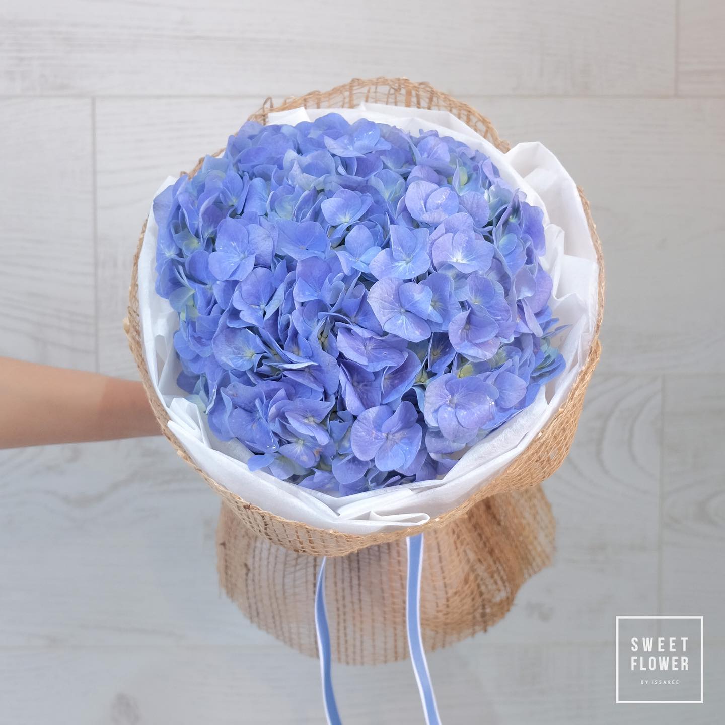 ช่อ ม่วง-ฟ้า หวาน ดอกไม้หลัก ไฮเดรนเยีย — ผลงานร้านดอกไม้ Sweetflower by Issaree — ภาพที่ 2 จาก 2