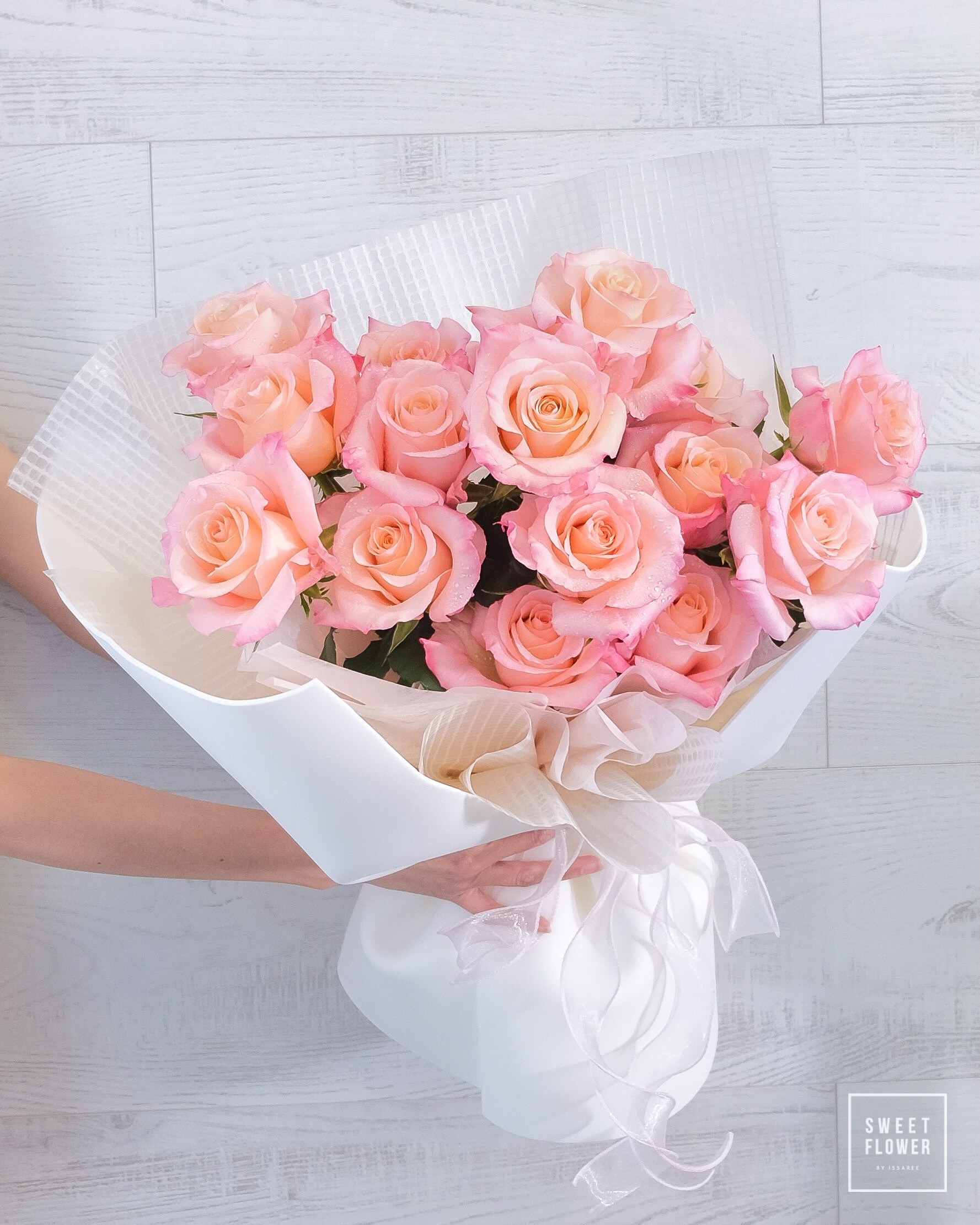 ช่อ พาสเทล หวาน ดอกไม้หลัก กุหลาบ — ผลงานร้านดอกไม้ Sweetflower by Issaree — ภาพที่ 2 จาก 2