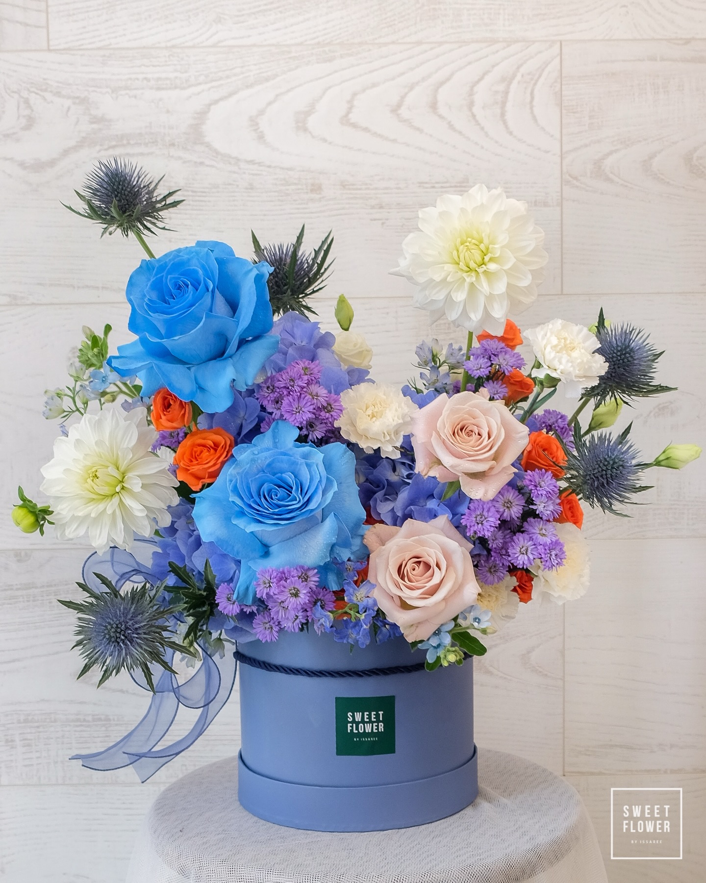 ช่อ หลากสี คลาสสิก ดอกไม้หลัก กุหลาบ ดาเลีย — ผลงานร้านดอกไม้ Sweetflower by Issaree — ภาพที่ 2 จาก 3