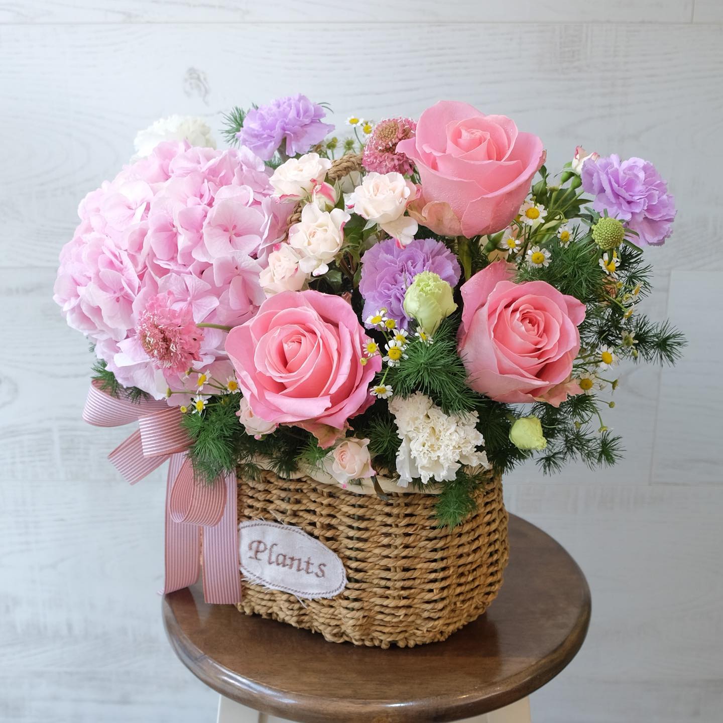ตะกร้า พาสเทล หวาน ดอกไม้หลัก ไฮเดรนเยีย กุหลาบ คาร์เนชั่น — ผลงานร้านดอกไม้ Sweetflower by Issaree — ภาพที่ 4 จาก 4