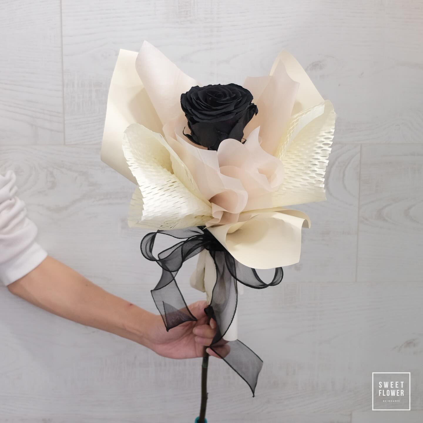 ดอกเดียว ดำ คลาสสิก ดอกไม้หลัก กุหลาบ — ผลงานร้านดอกไม้ Sweetflower by Issaree