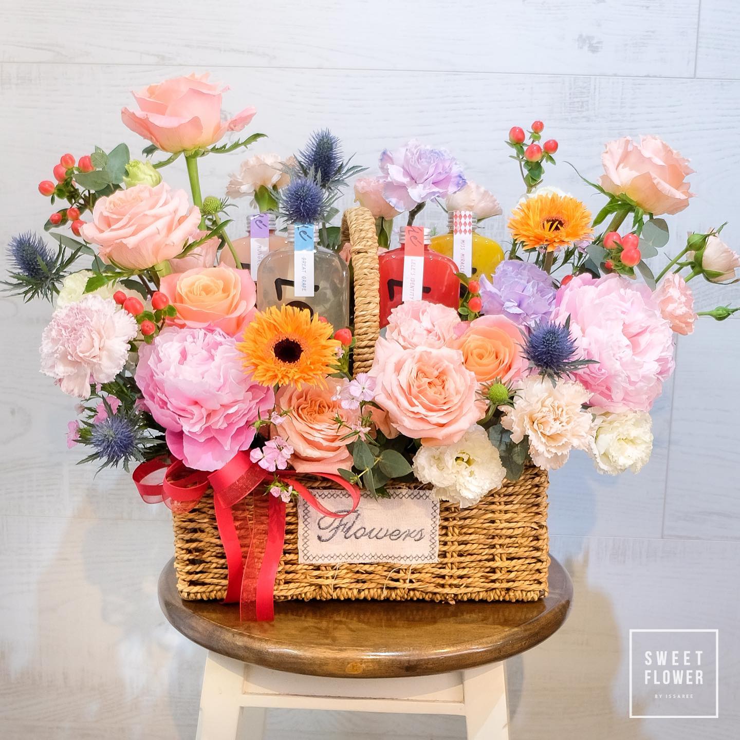 ตะกร้า พาสเทล หวาน ดอกไม้หลัก กุหลาบ พีโอนี่ คาร์เนชั่น — ผลงานร้านดอกไม้ Sweetflower by Issaree