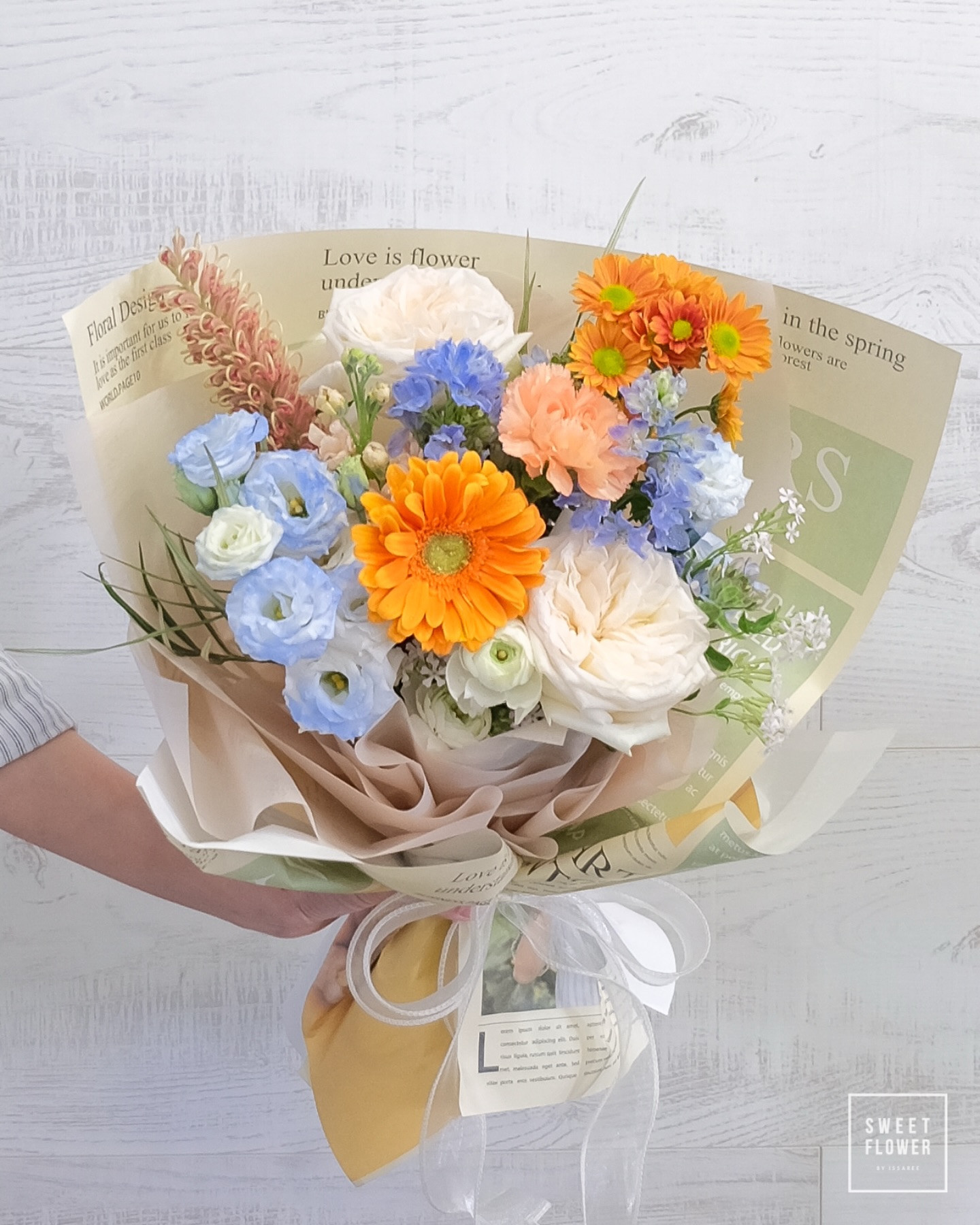 ช่อ หลากสี คลาสสิก ดอกไม้หลัก กุหลาบ เยอบีร่า คาร์เนชั่น — ผลงานร้านดอกไม้ Sweetflower by Issaree