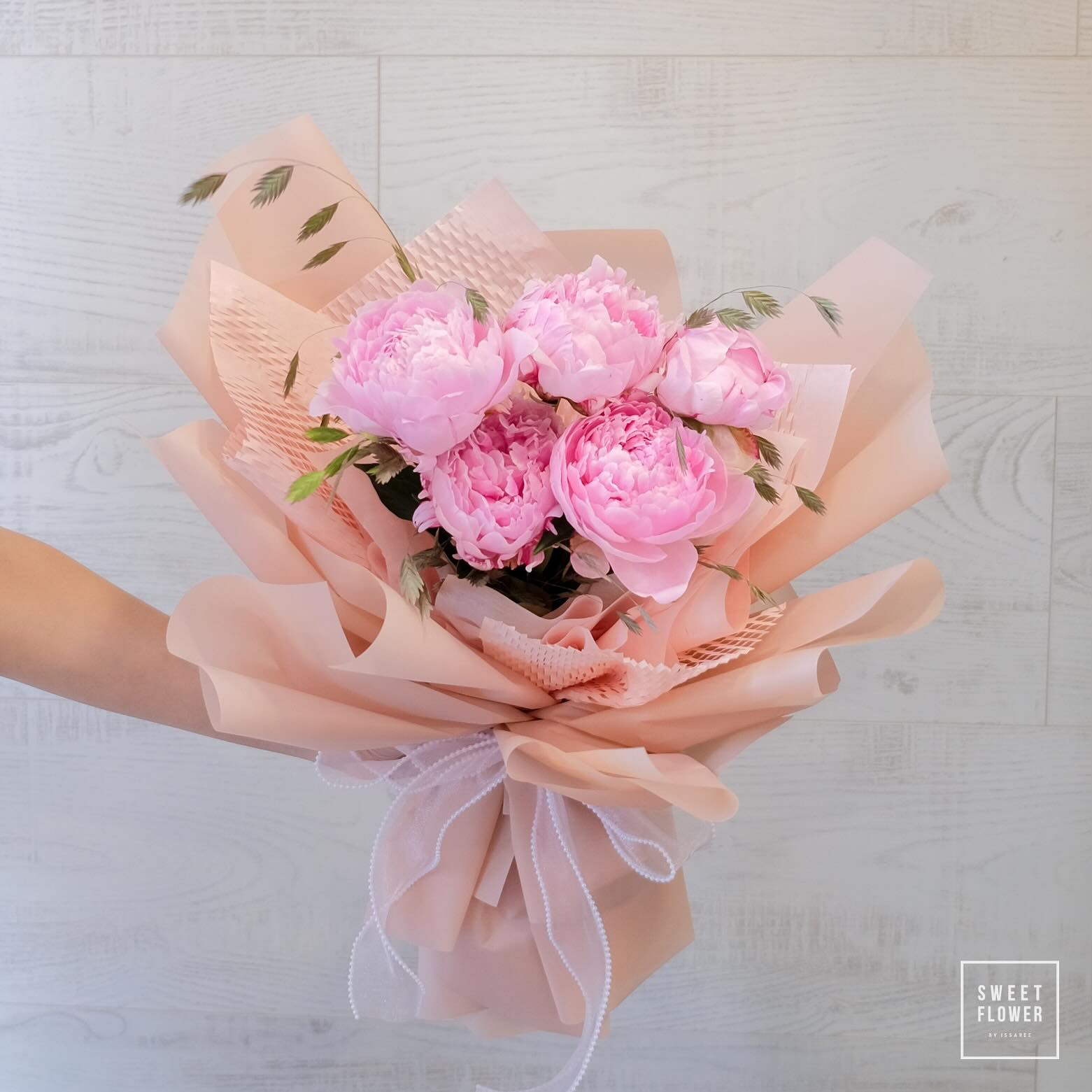 ช่อ พาสเทล หวาน ดอกไม้หลัก พีโอนี่ — ผลงานร้านดอกไม้ Sweetflower by Issaree