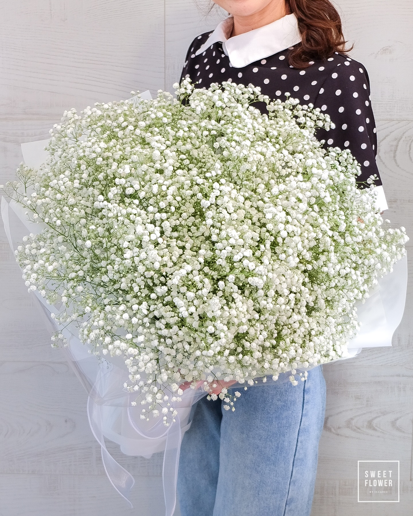 ช่อ ขาว-เขียว คลาสสิก ดอกไม้หลัก เบบี้บรีธ/ยิปโซ — ผลงานร้านดอกไม้ Sweetflower by Issaree