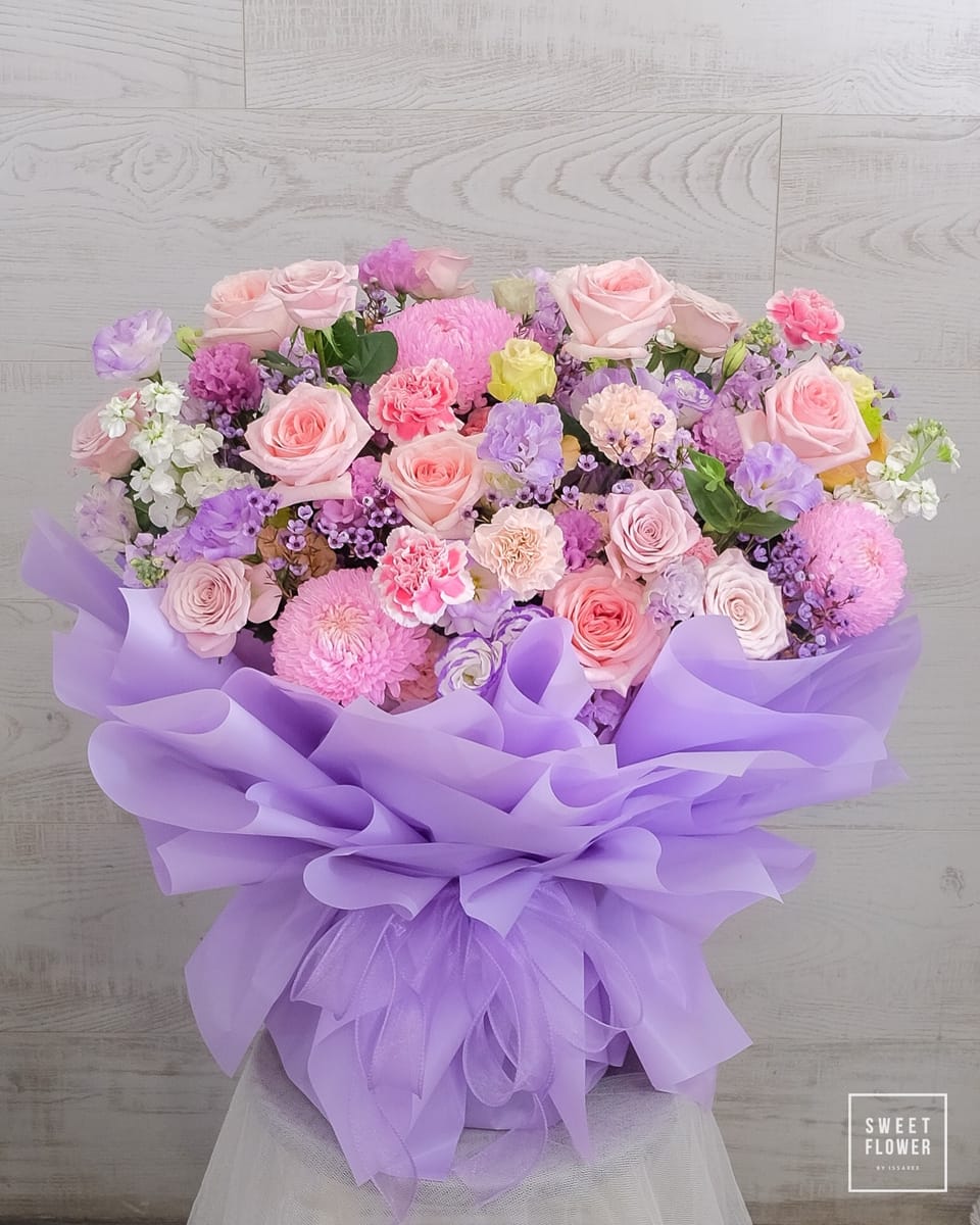 ช่อ พาสเทล หวาน ดอกไม้หลัก กุหลาบ คาร์เนชั่น เบญจมาศ/มัม — ผลงานร้านดอกไม้ Sweetflower by Issaree