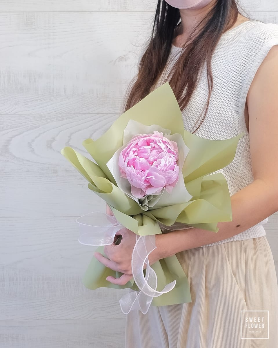 ดอกเดียว ชมพู หวาน ดอกไม้หลัก พีโอนี่ — ผลงานร้านดอกไม้ Sweetflower by Issaree