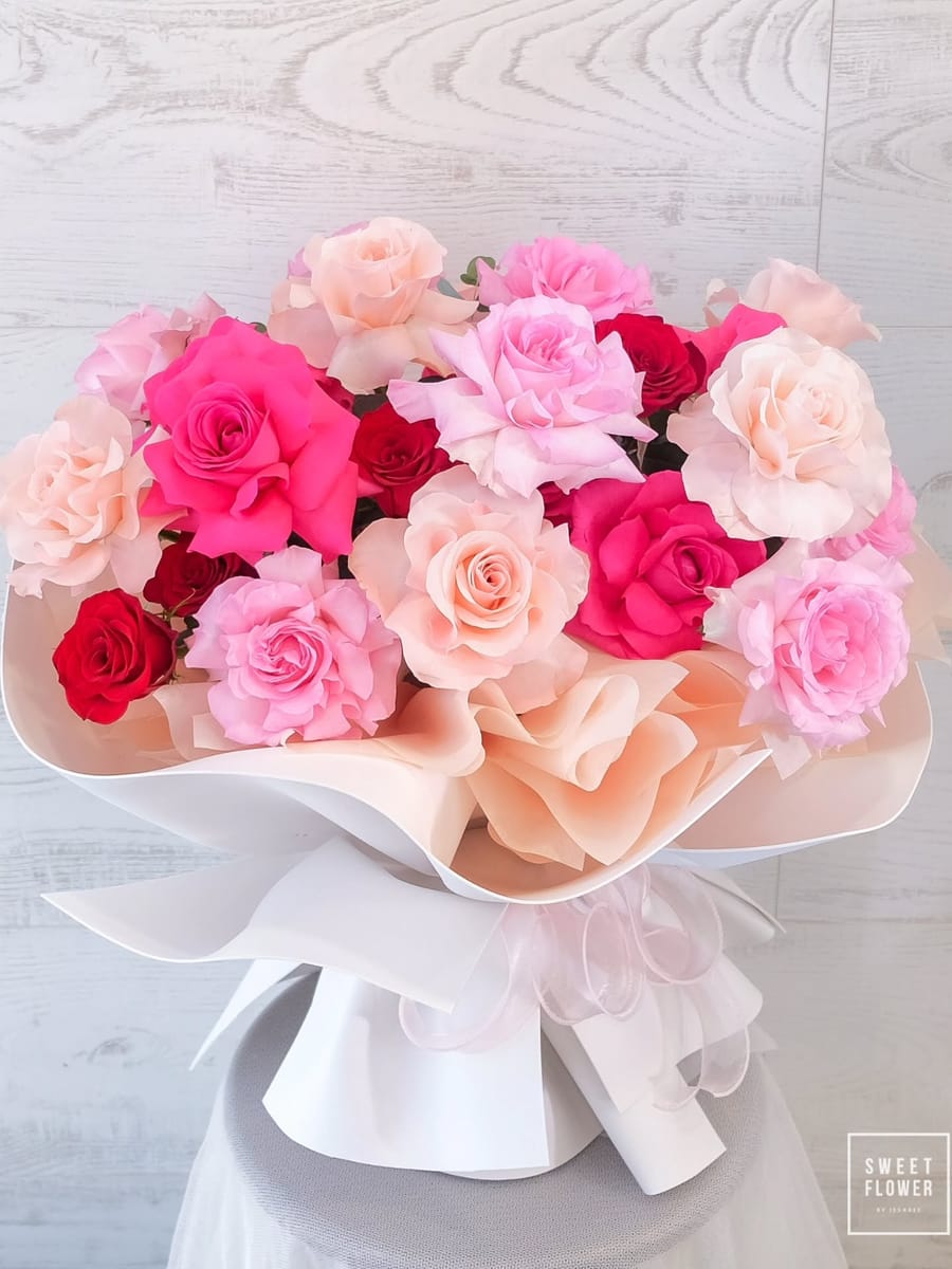 ช่อ หลากสี หวาน ดอกไม้หลัก กุหลาบ — ผลงานร้านดอกไม้ Sweetflower by Issaree