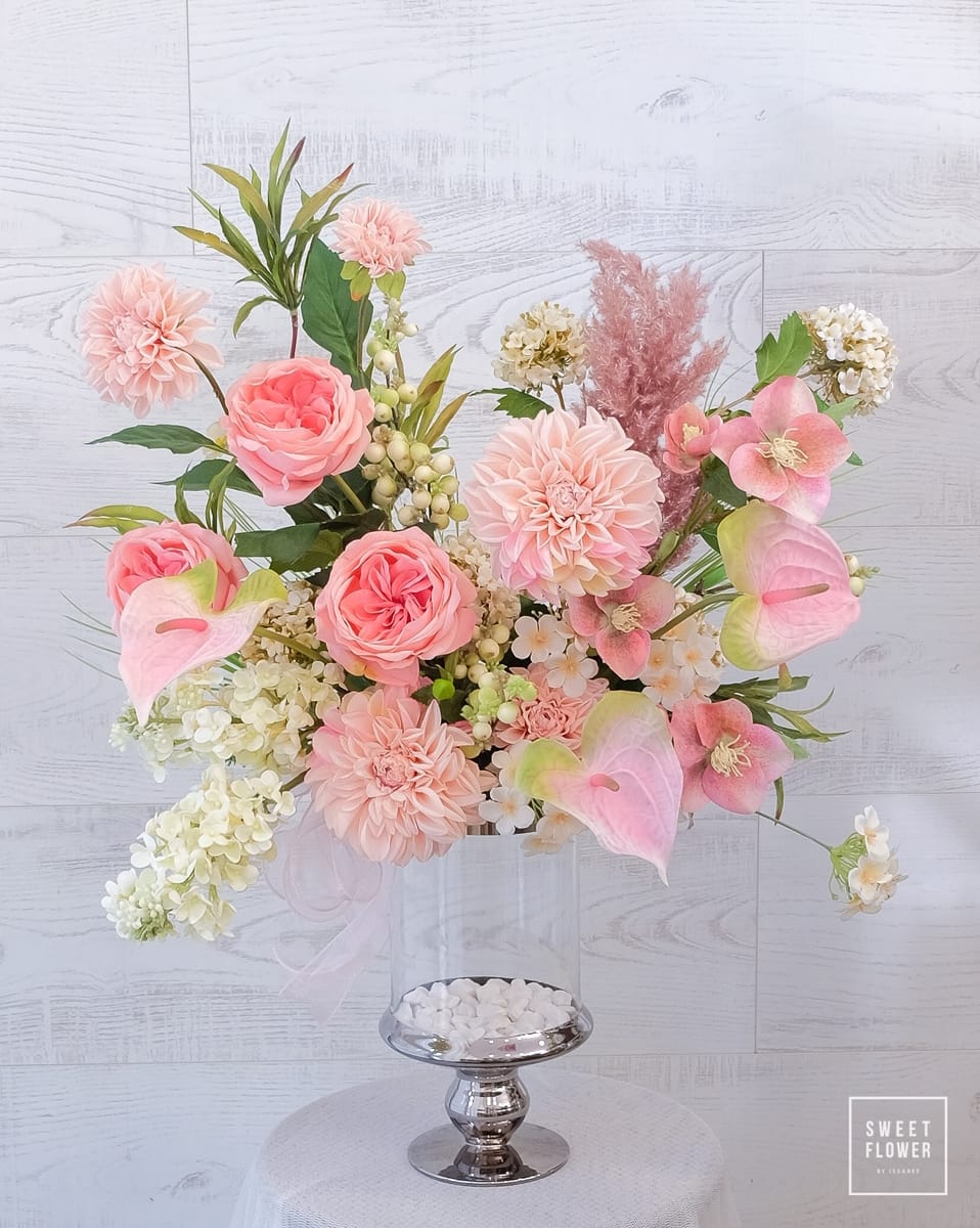 แจกัน ชมพู หวาน ดอกไม้หลัก ดอกไม้ปลอม — ผลงานร้านดอกไม้ Sweetflower by Issaree