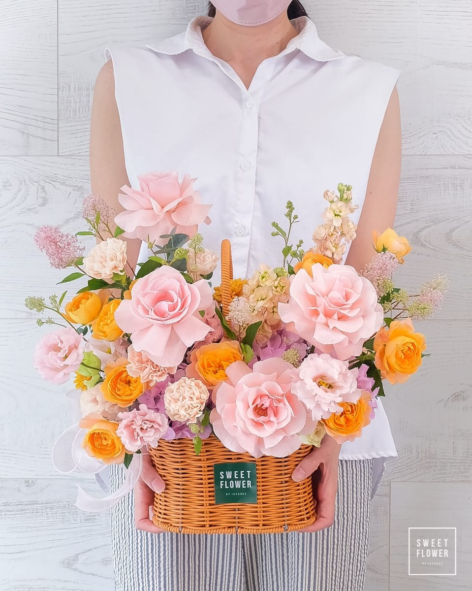 ตะกร้า ชมพู หวาน ดอกไม้หลัก กุหลาบ — ผลงานร้านดอกไม้ Sweetflower by Issaree