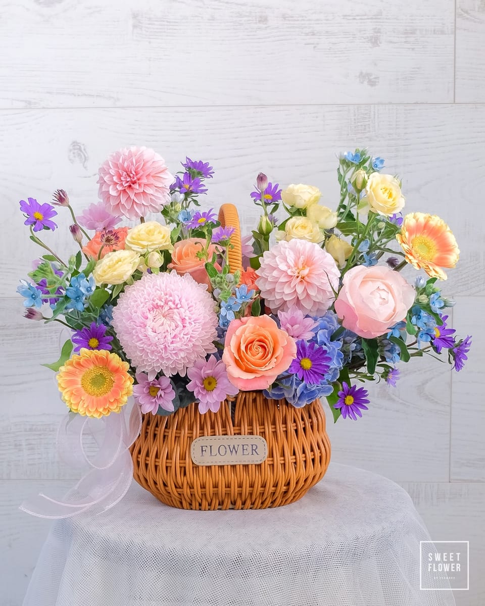 ตะกร้า สดใส หวาน ดอกไม้หลัก กุหลาบ เบญจมาศ/มัม ดาเลีย — ผลงานร้านดอกไม้ Sweetflower by Issaree — ภาพที่ 2 จาก 2
