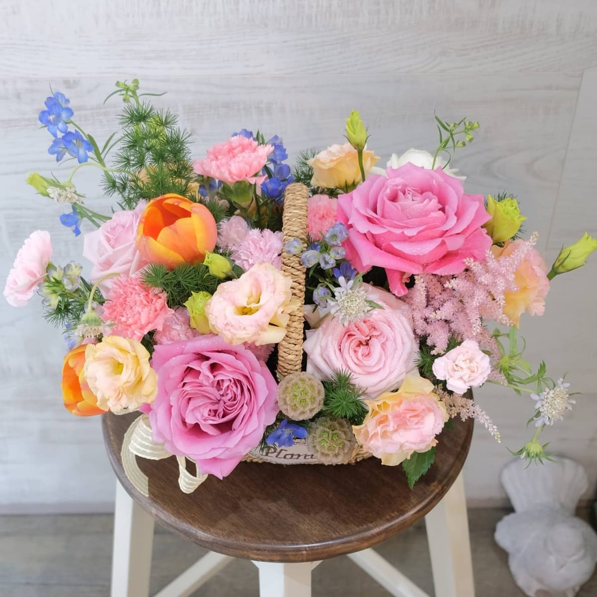 ตะกร้า หลากสี หวาน ดอกไม้หลัก กุหลาบ คาร์เนชั่น ทิวลิป — ผลงานร้านดอกไม้ Sweetflower by Issaree — ภาพที่ 2 จาก 4