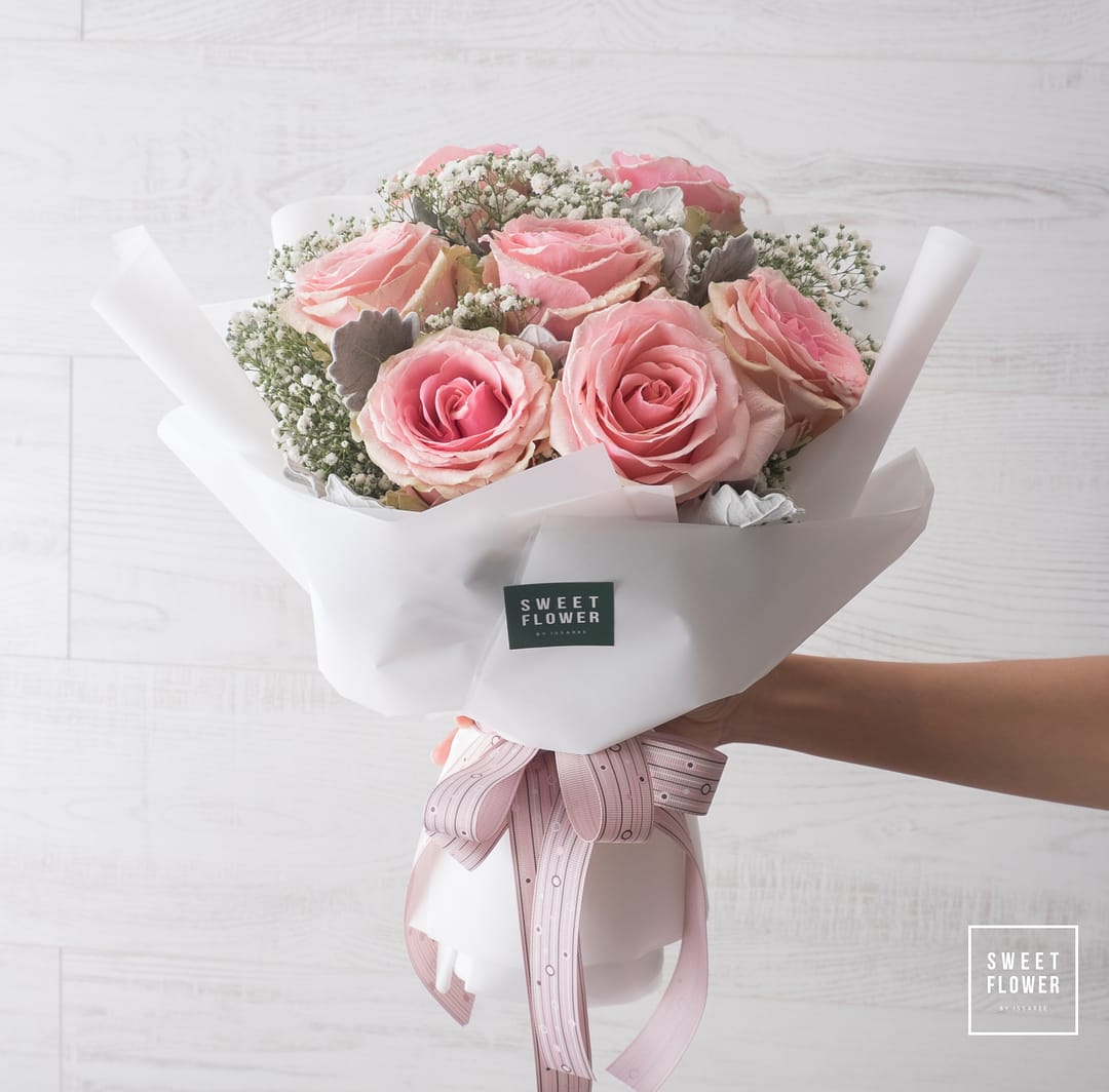 ช่อ พาสเทล หวาน ดอกไม้หลัก กุหลาบ เบบี้บรีธ/ยิปโซ — ผลงานร้านดอกไม้ Sweetflower by Issaree — ภาพที่ 1 จาก 3