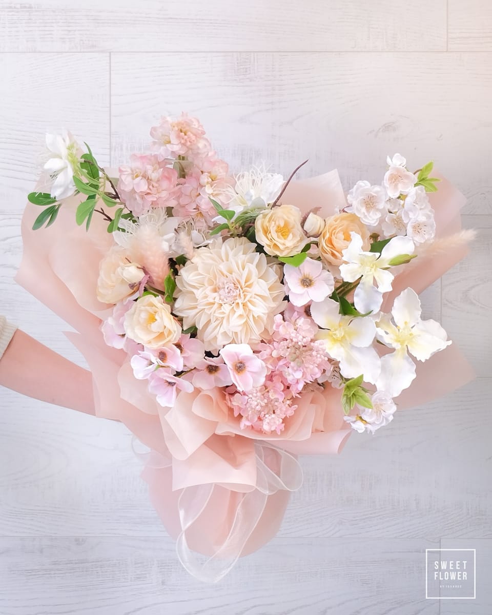 ช่อ พาสเทล หวาน ดอกไม้หลัก ดอกไม้ปลอม — ผลงานร้านดอกไม้ Sweetflower by Issaree