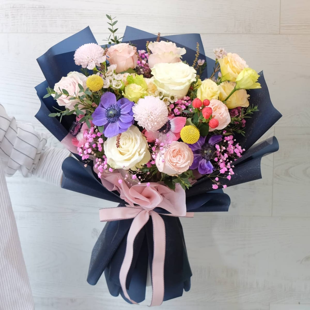 ช่อ หลากสี หวาน ดอกไม้หลัก กุหลาบ คาร์เนชั่น เบญจมาศ/มัม — ผลงานร้านดอกไม้ Sweetflower by Issaree