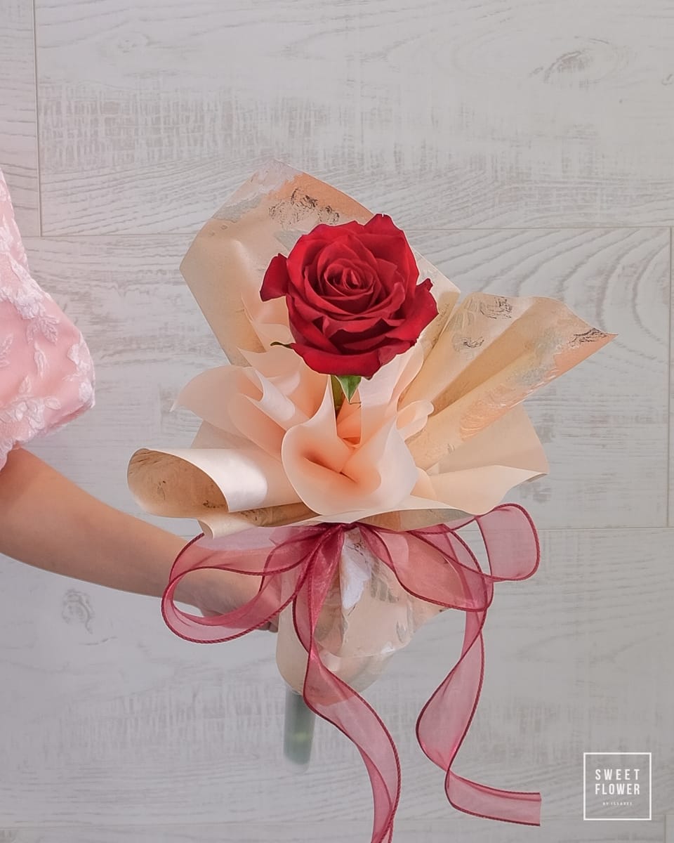 ดอกเดียว หลากสี คลาสสิก ดอกไม้หลัก กุหลาบเอกวาดอร์ — ผลงานร้านดอกไม้ Sweetflower by Issaree — ภาพที่ 6 จาก 8