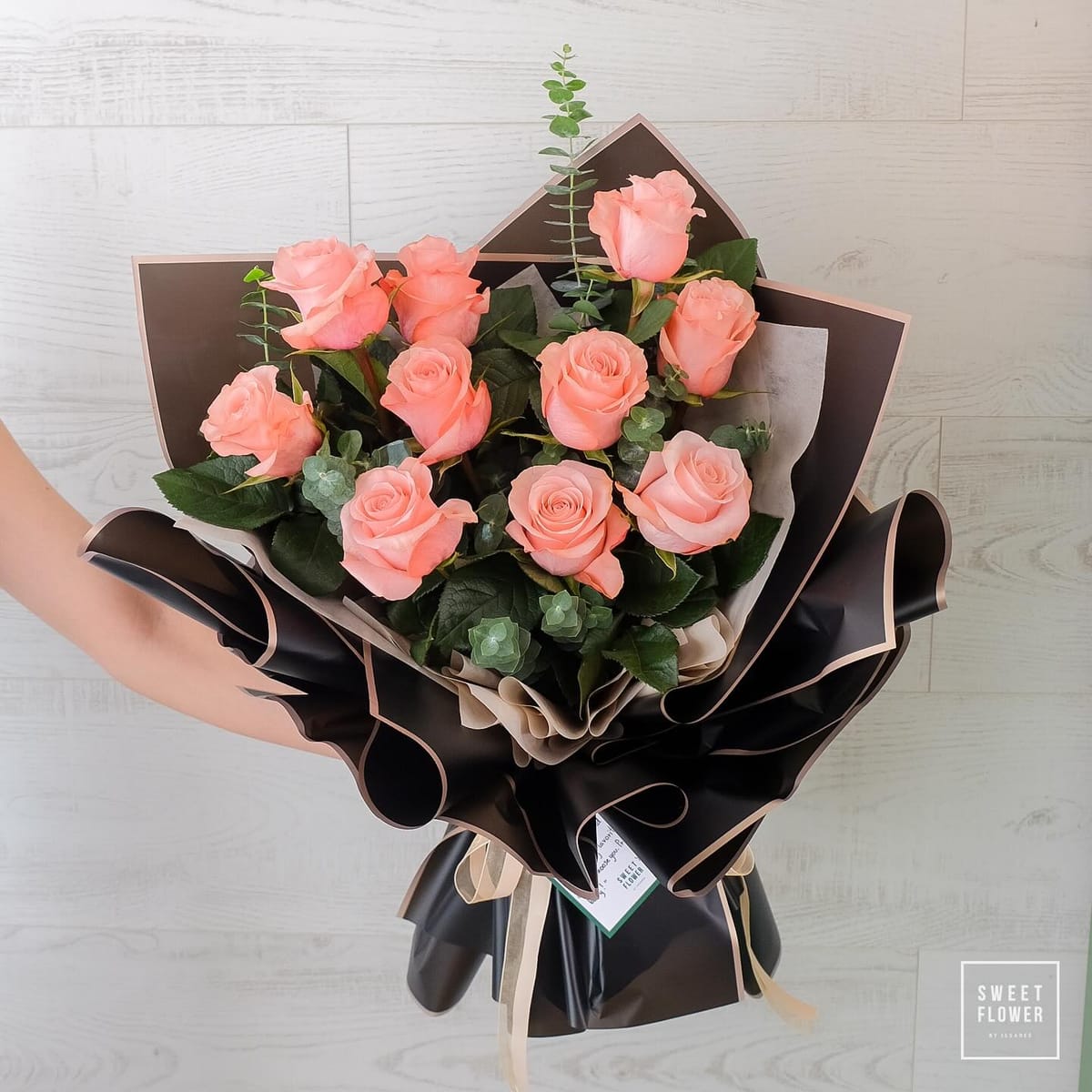 ช่อ พาสเทล หวาน ดอกไม้หลัก กุหลาบ ยูคาลิปตัส/ใบไม้ — ผลงานร้านดอกไม้ Sweetflower by Issaree