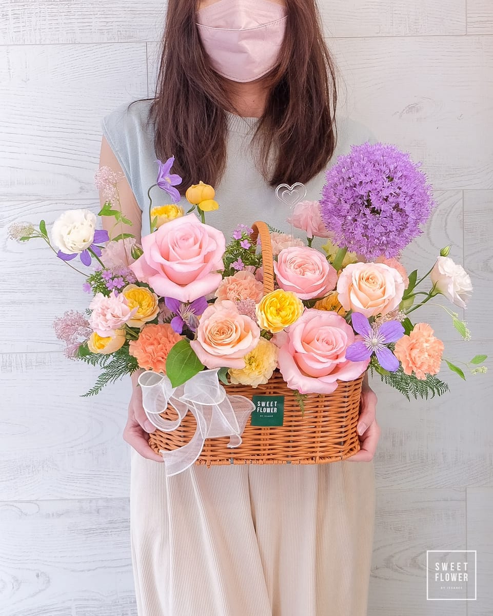 ตะกร้า ชมพู หวาน ดอกไม้หลัก กุหลาบ ไลแซนทัส กุหลาบเอกวาดอร์ — ผลงานร้านดอกไม้ Sweetflower by Issaree — ภาพที่ 2 จาก 2