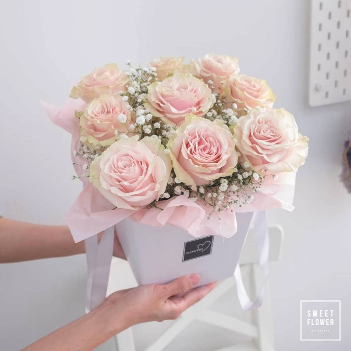 กล่อง พาสเทล หวาน ดอกไม้หลัก กุหลาบ เบบี้บรีธ/ยิปโซ — ผลงานร้านดอกไม้ Sweetflower by Issaree — ภาพที่ 4 จาก 4