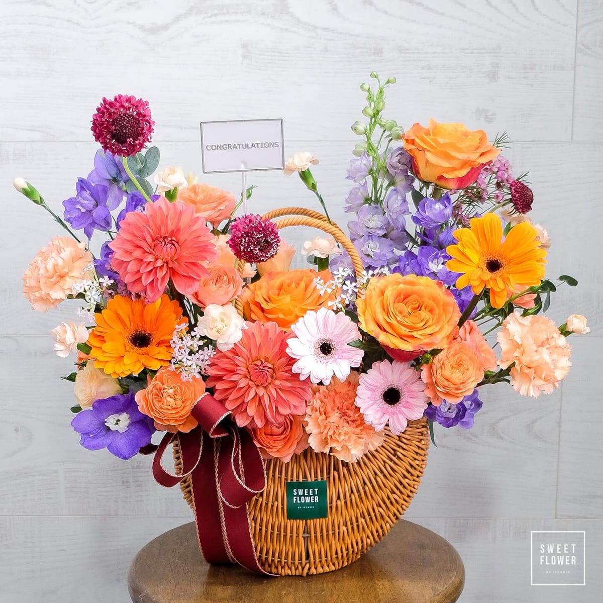 ตะกร้า หลากสี สดใส ดอกไม้หลัก กุหลาบ อื่นๆ เยอบีร่า — ผลงานร้านดอกไม้ Sweetflower by Issaree